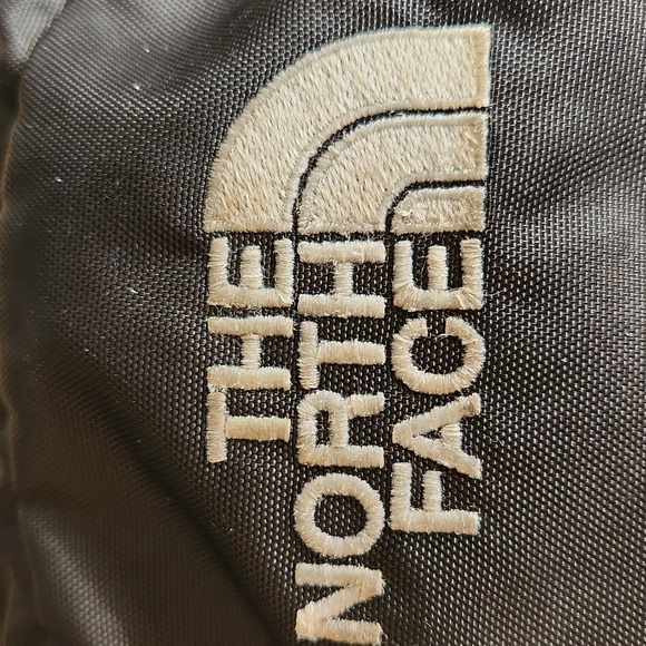 The North Face black womans belt bag - Picture 7 of 10